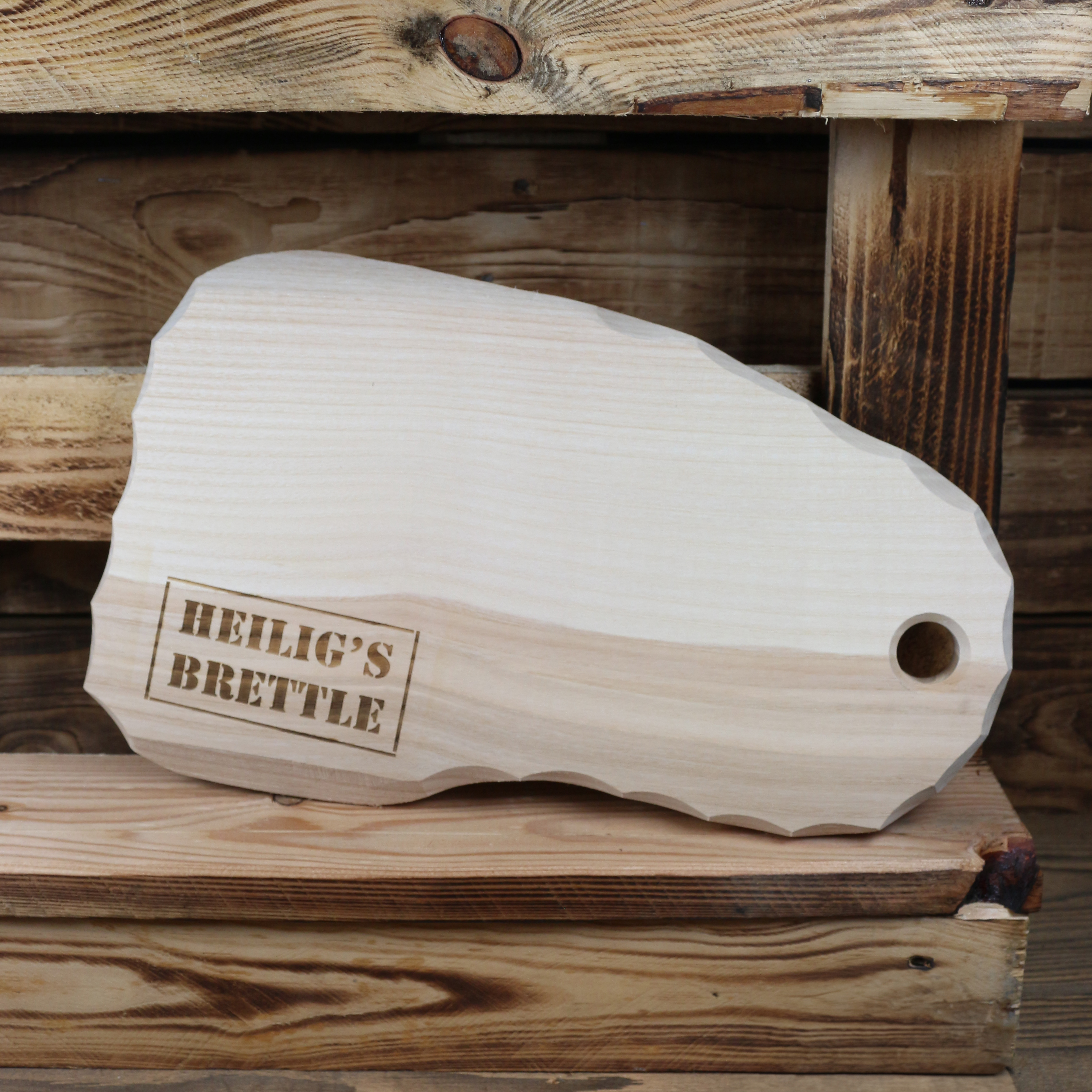 Schneidebrett mit gewelltem Rand"Heilig's Brettle"